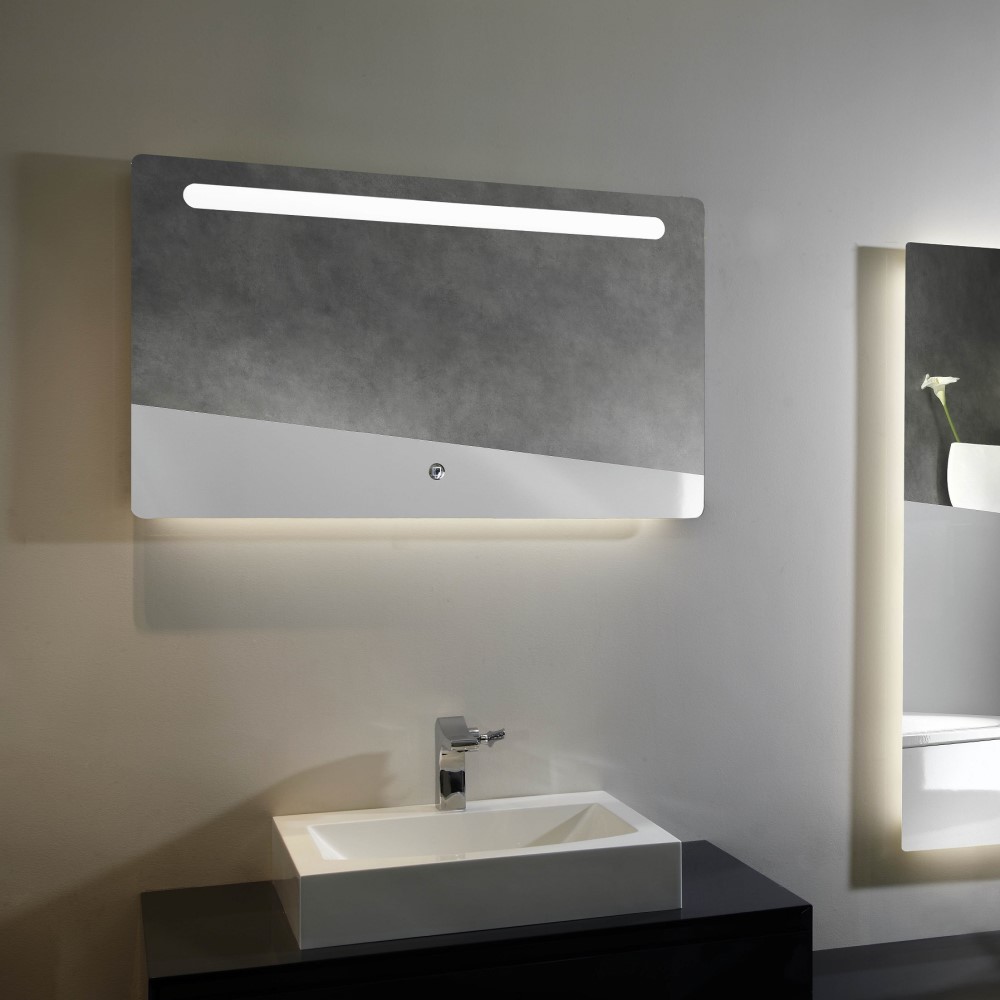 Come scelgo uno specchio a LED per il bagno?
