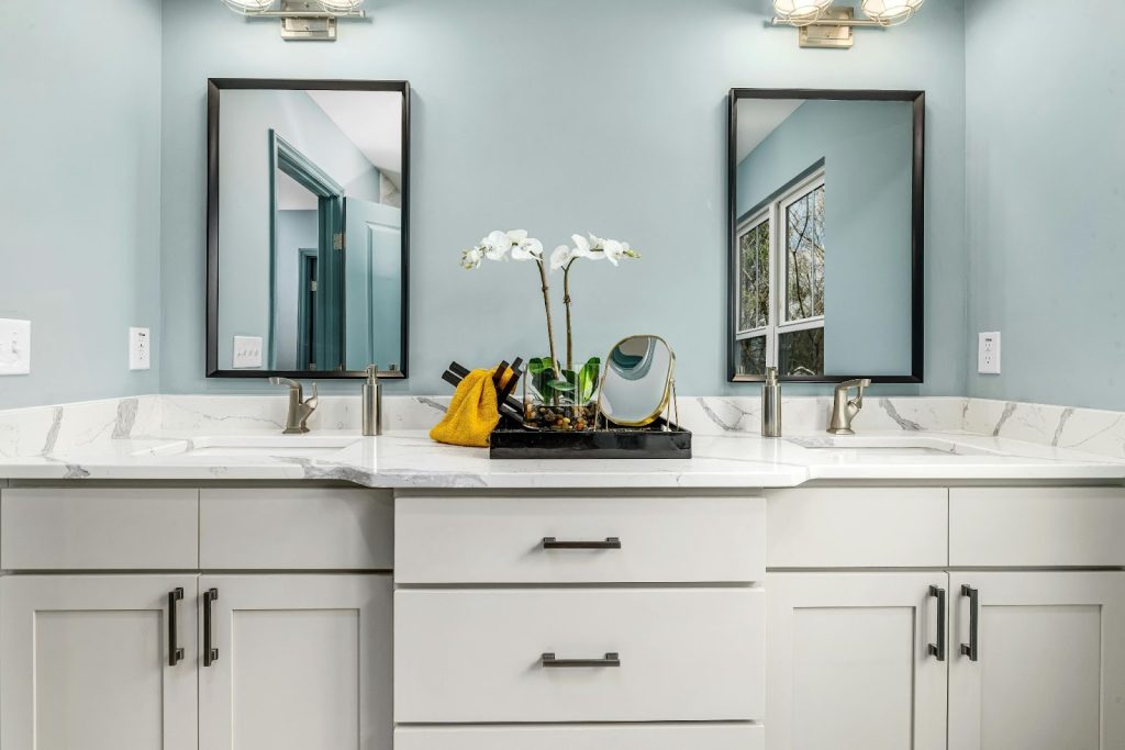 Bathroom mirror frame types